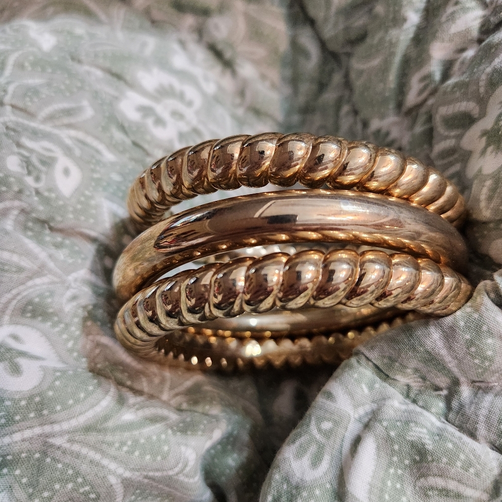 3 Gold Colored Bangles - Picture 2 of 4